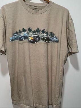 Newport Blue tan vintage car tee Size XL